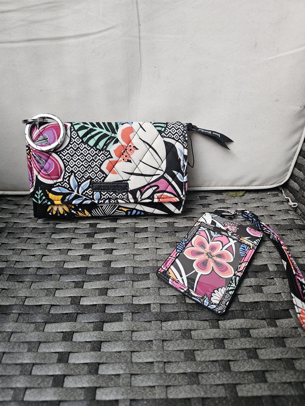 🚨SALE🚨🆕️Vera Bradley Kauai Floral RFID Smartphone Wristlet w/ ID Holder